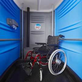 Cabine de WC pour personnes à mobilité réduite